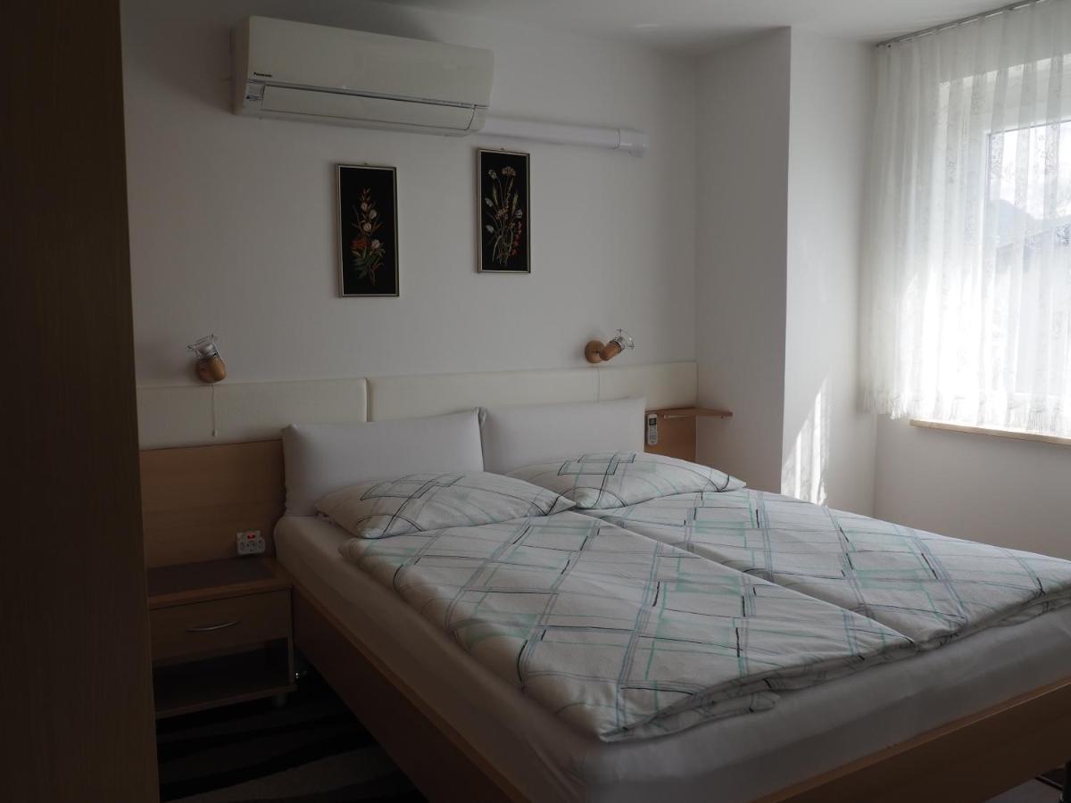 Rooms-Apartments Stojanovic Bled Bagian luar foto