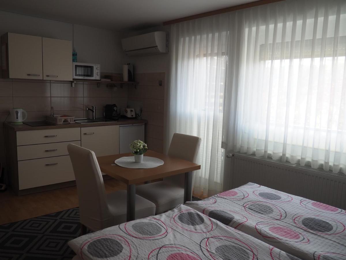 Rooms-Apartments Stojanovic Bled Bagian luar foto