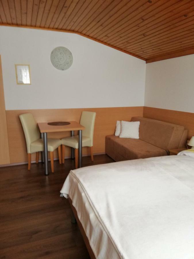 Rooms-Apartments Stojanovic Bled Bagian luar foto