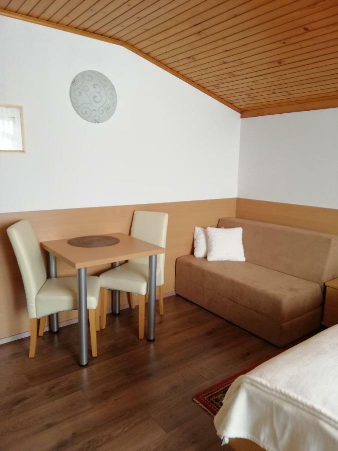 Rooms-Apartments Stojanovic Bled Bagian luar foto